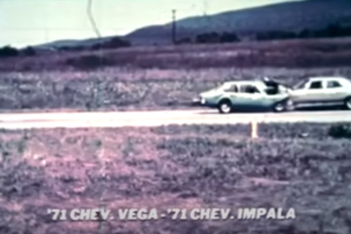 16 Photos of What It Looked Like to Wreck A Car in the 1970s